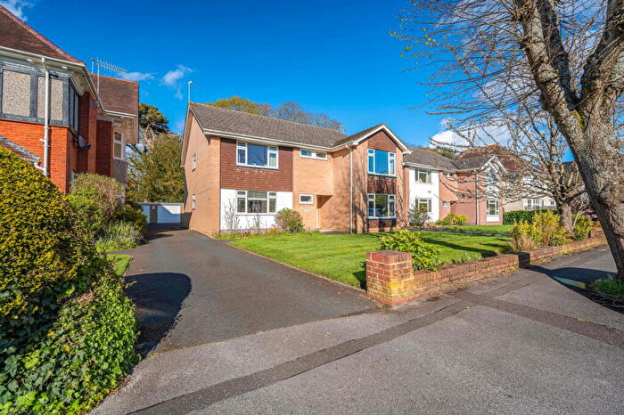 3 Bedroom Flat To Rent In Browning Avenue, Bournemouth, BH5