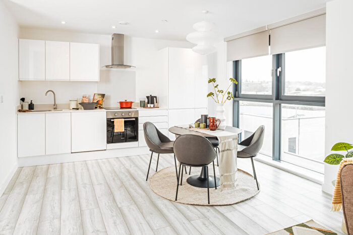 3 Bedroom Duplex To Rent In Kirkstall Road, Leeds, West Yorkshire, LS3