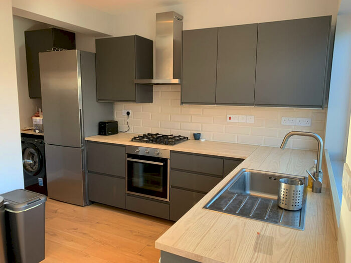 3 Bedroom Semi Detached House To Rent In Sylvan Avenue, N22