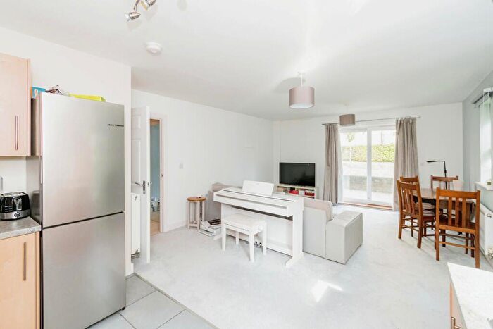 1 Bedroom Flat For Sale In Hut Farm Place, Chandler's Ford, Eastleigh, Hampshire, SO53
