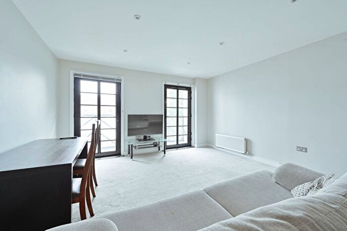 1 Bedroom Flat To Rent In Granville Road, Watford, WD18