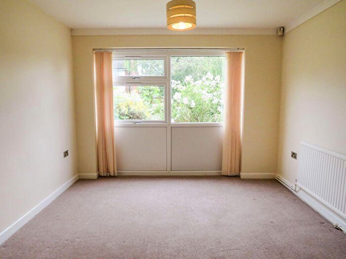 2 Bedroom Bungalow To Rent In Peel Walk, Harborne, Birmingham, B17