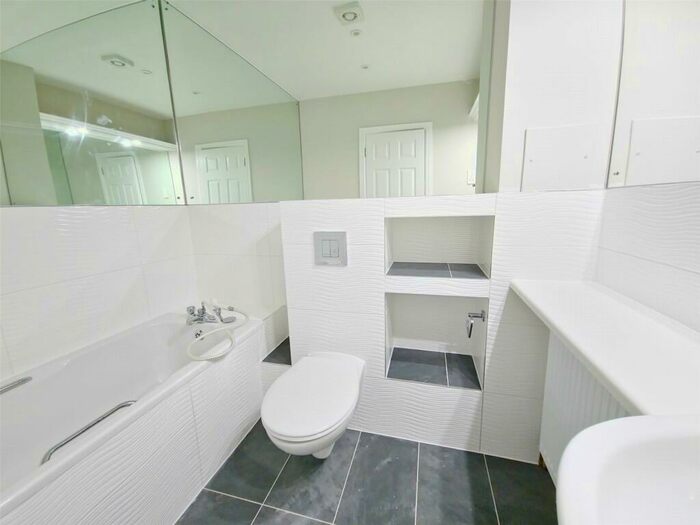 2 Bedroom Apartment To Rent In Deyncourt Gardens, Upminster, RM14