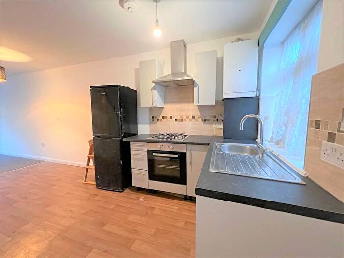2 Bedroom Semi-Detached House To Rent In Chigwell, IG7