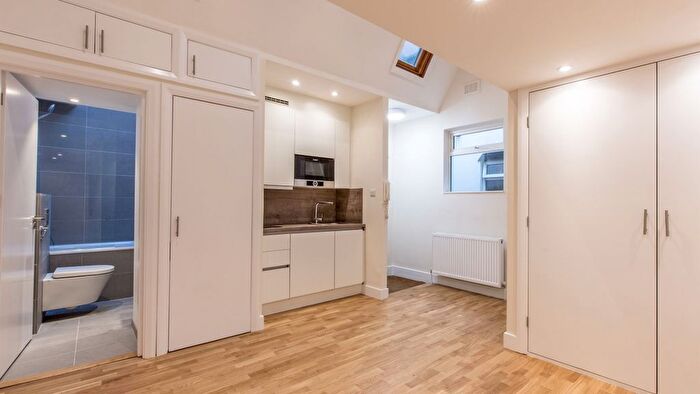 Studio To Rent In Archway Road, London, N6