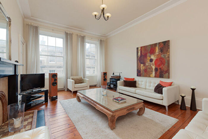 2 Bedroom Flat For Sale In / Barony Street, New Town, EH3