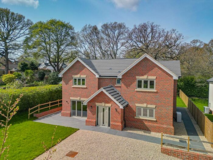 4 Bedroom Detached House For Sale In Trampers Lane, North Boarhunt, PO17