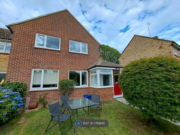 2 Bedroom Terraced House To Rent In Blackwell Farm Road, East Grinstead, RH19