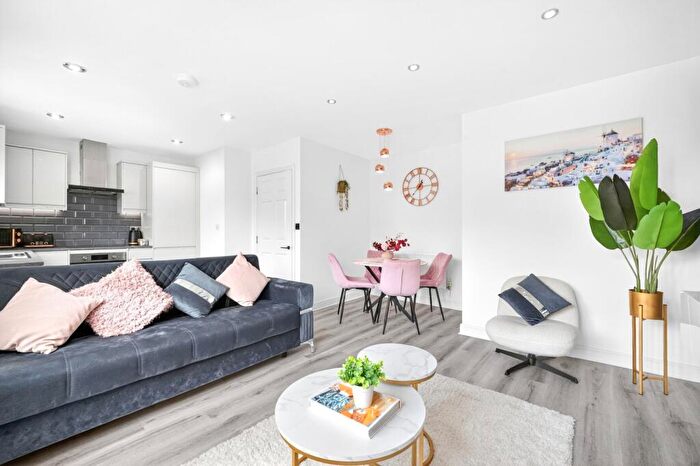 2 Bedroom Flat To Rent In Kelly Avenue, Camberwell, SE15