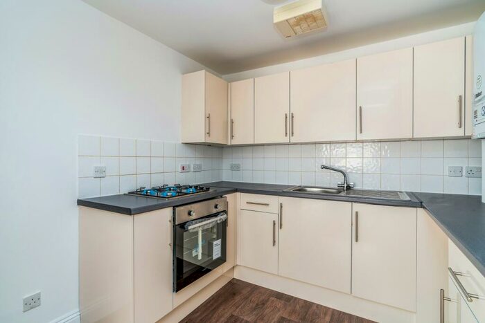 1 Bedroom Property To Rent In Addis House, Brookvale Road, SO17