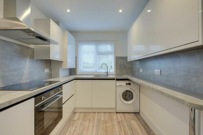 3 Bedroom End Of Terrace House To Rent In Belmont Park Close, Lewisham, London, SE13