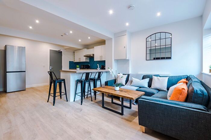 6 Bedroom Property To Rent In Holcombe Road, Manchester, M14