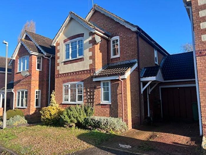3 Bedroom Detached House To Rent In Holly Drive, Aylesbury, HP21