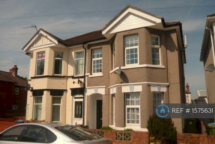 2 Bedroom Flat To Rent In Woolston, Southampton, SO19