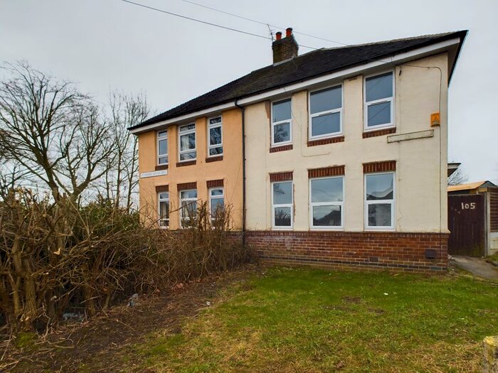 3 Bedroom Semi-Detached House To Rent In Oaks Fold Road, Sheffield, S5