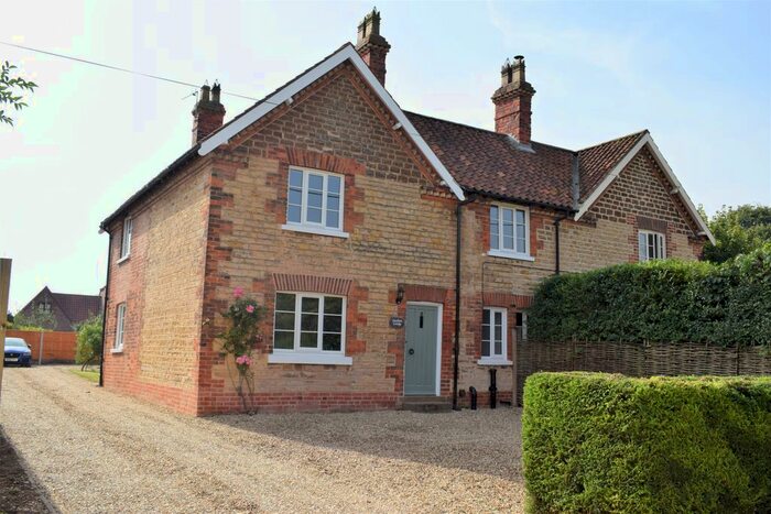 3 Bedroom Semi-Detached House For Sale In School Lane, Appleby, DN15