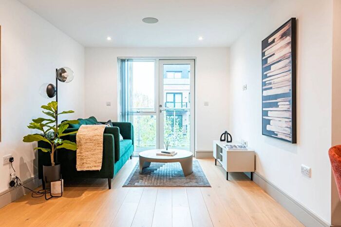 1 Bedroom Flat To Rent In Zenith House, Wood Green, London, N15