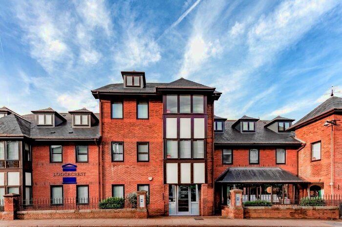 2 Bedroom Flat To Rent In Jubilee Terrace, Dorking, RH4