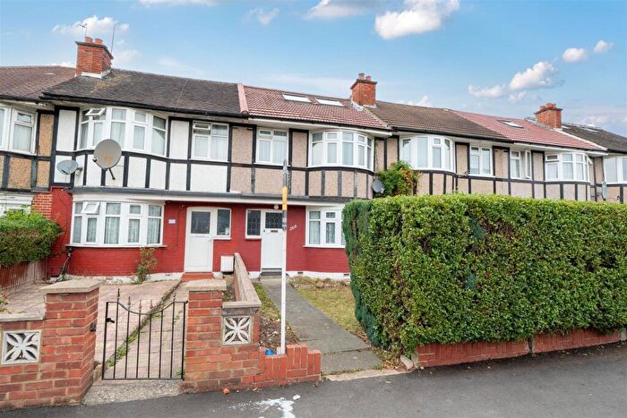 4 Bedroom Terraced House To Rent In Eastcote Lane, Harrow, HA2