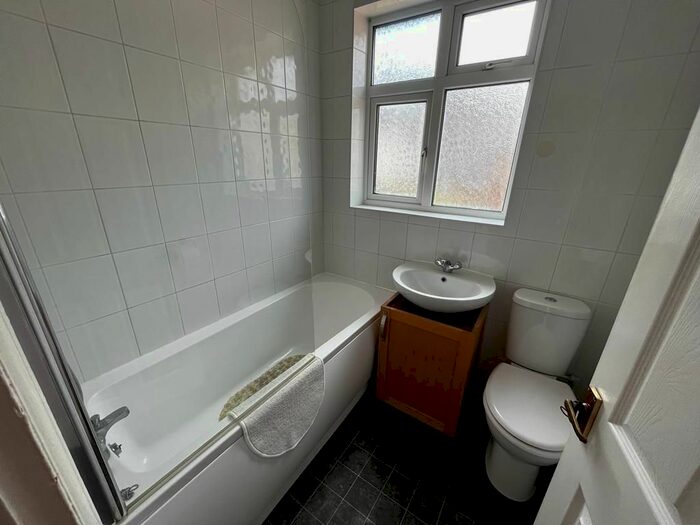 3 Bedroom Property To Rent In Grosvenor Crescent, Dartford, DA1