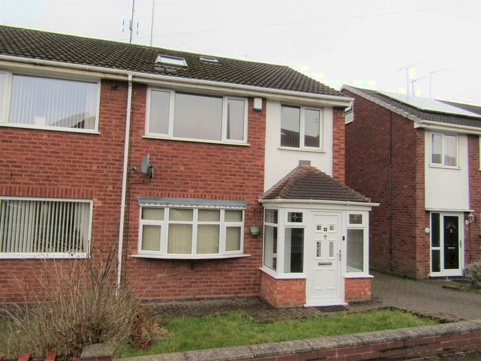 5 Bedroom Semi-Detached House To Rent In Newton Gardens, Great Barr, Birmingham, B43