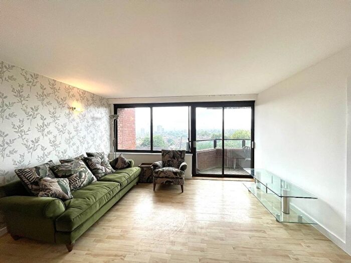 3 Bedroom Flat To Rent In Cresta House, Finchley Road, London, NW3