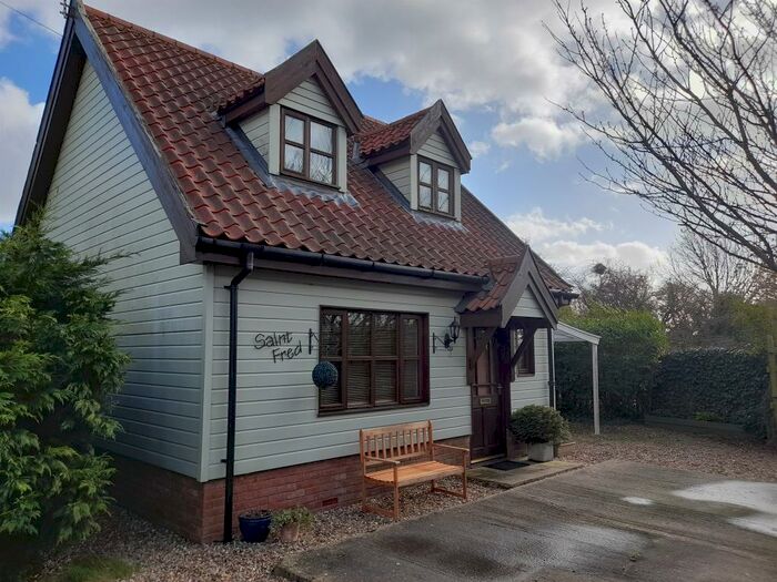 2 Bedroom Detached House For Sale In Mill Road, Buxhall, Stowmarket, IP14