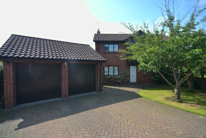 4 Bedroom Detached House To Rent In Lapwing Close, Northampton, NN4