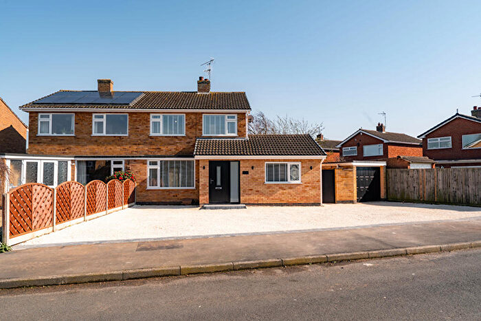 4 Bedroom Semi Detached House For Sale In Shirley Drive, Syston, Leicester, Leicestershire, LE7