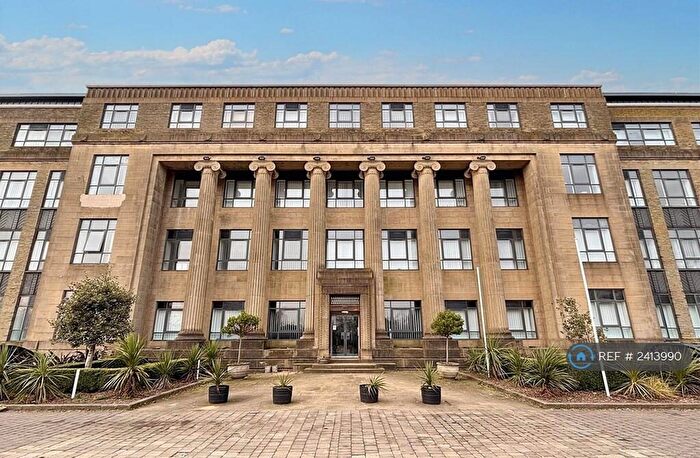 1 Bedroom Flat To Rent In Card House, Bradford, BD9