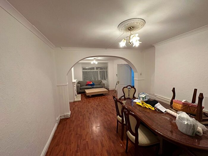 3 Bedroom Terraced House To Rent In Greenwood Avenue, Enfield, EN3