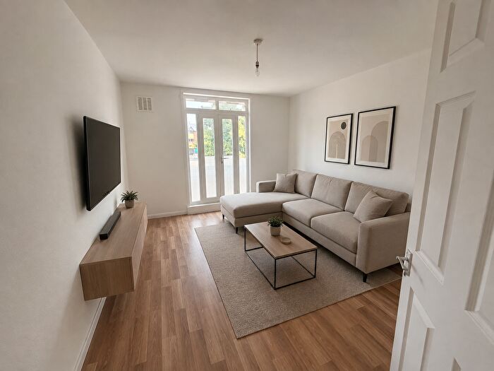 2 Bedroom Flat To Rent In London Road, Mitcham, CR4
