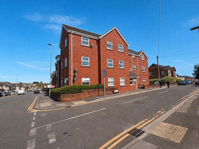 1 Bedroom Flat To Rent In Sea View Road, Parkstone, Poole, BH12