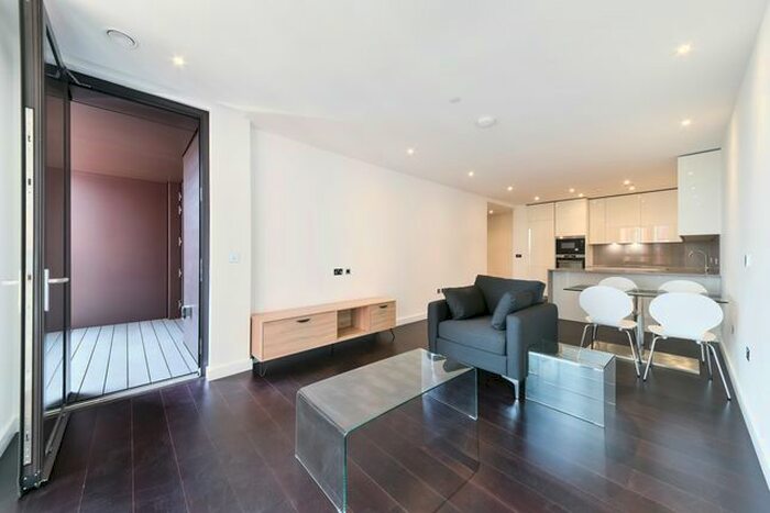 2 Bedroom Flat To Rent In Charles Clowes Walk, Nine Elms, London, SW11