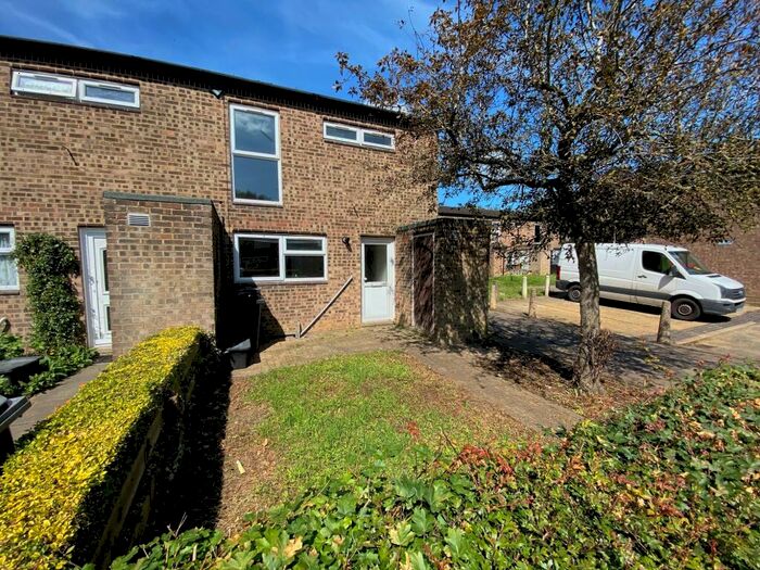 3 Bedroom House To Rent In Canterbury Way, SG1