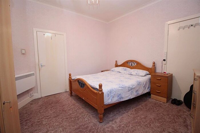 2 Bedroom Flat For Sale In Customhouse Lane, Port Glasgow, PA14