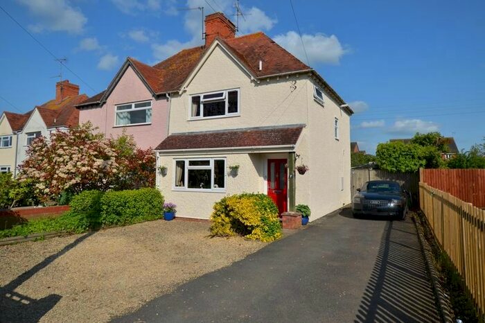 4 Bedroom Semi-Detached House For Sale In Ivy Lane, Bretforton, Evesham, WR11
