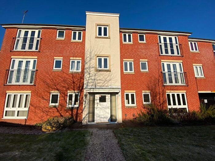 2 Bedroom Flat To Rent In Rosneath Close, Wolverhampton, WV4