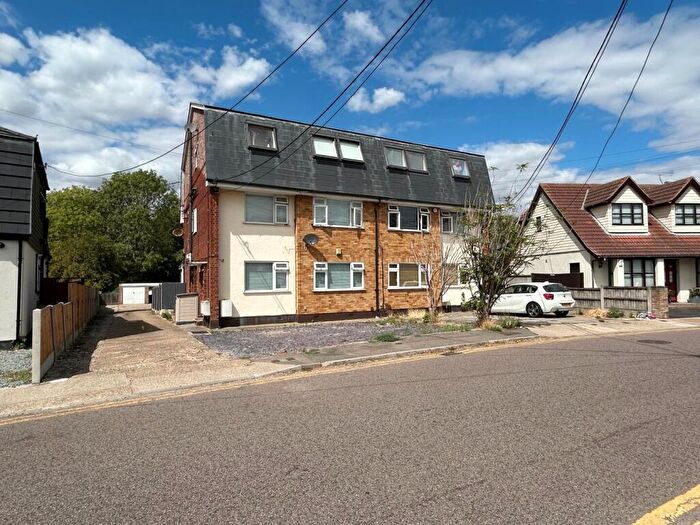 1 Bedroom Flat For Sale In Brook Road, Benfleet, SS7