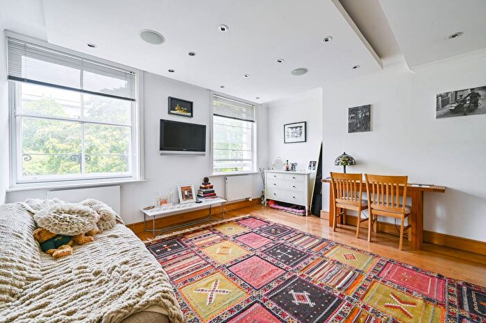 1 Bedroom Flat To Rent In Bloomsbury Square, Bloomsbury, London, WC1A
