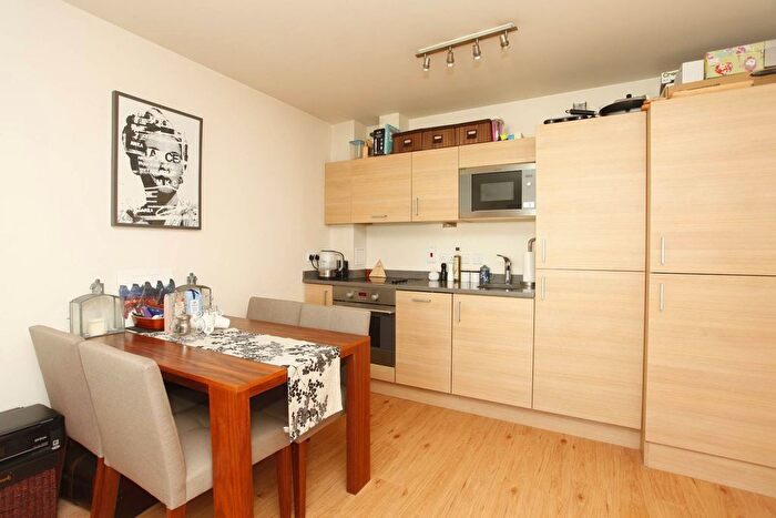 1 Bedroom Flat For Sale In Boulevard Drive, Colindale, London, NW9