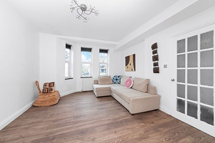 2 Bedroom Flat For Sale In Howick Mansions, SE7