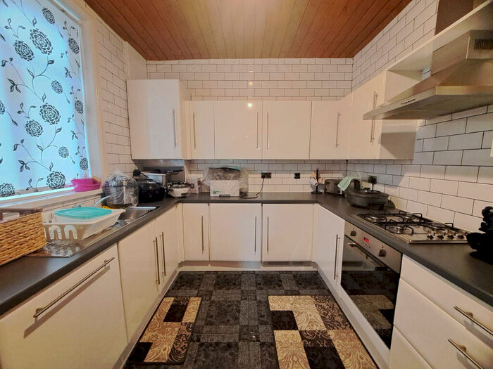 3 Bedroom Terraced House To Rent In Mossley Road, Ashton-under-lyne, OL6