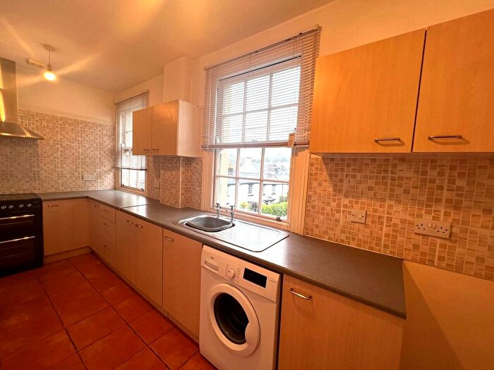 2 Bedroom Flat To Rent In Union Street, Torquay, TQ2