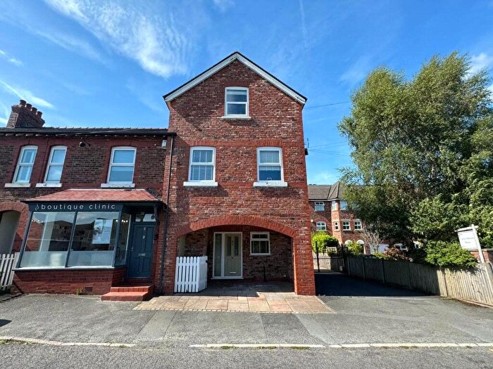 2 Bedroom Mews For Sale In Knutsford Road, Alderley Edge, Cheshire, SK9