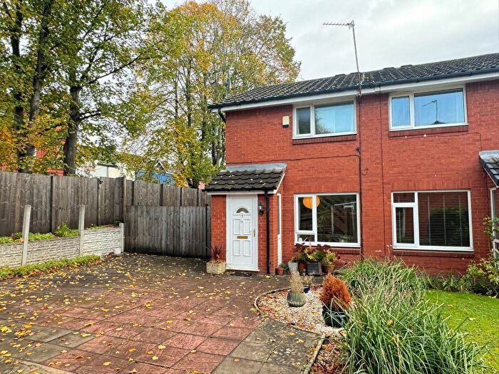 2 Bedroom Semi Detached House For Sale In Farwood Close, Old Trafford, M16