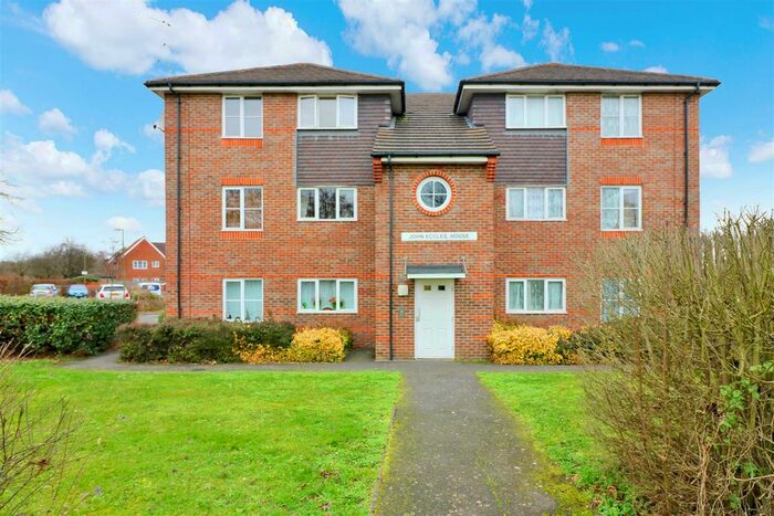 1 Bedroom Flat To Rent In Ludwick Way, Welwyn Garden City, AL7