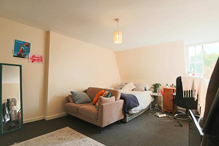 7 Bedroom Flat To Rent In Berkeley Square, Bristol, BS8 - Photo 3