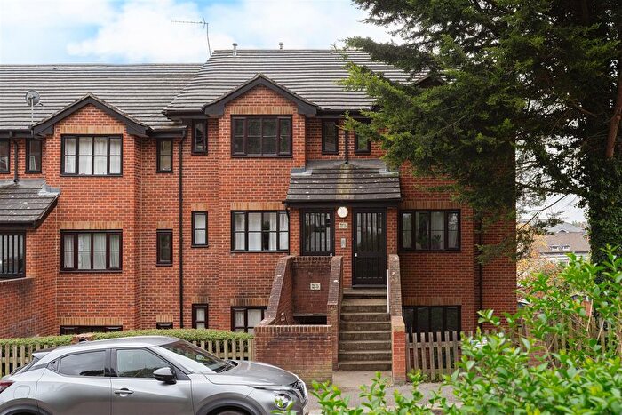 2 Bedroom Flat To Rent In Garlands Road, Redhill - Early Bird Listing, RH1