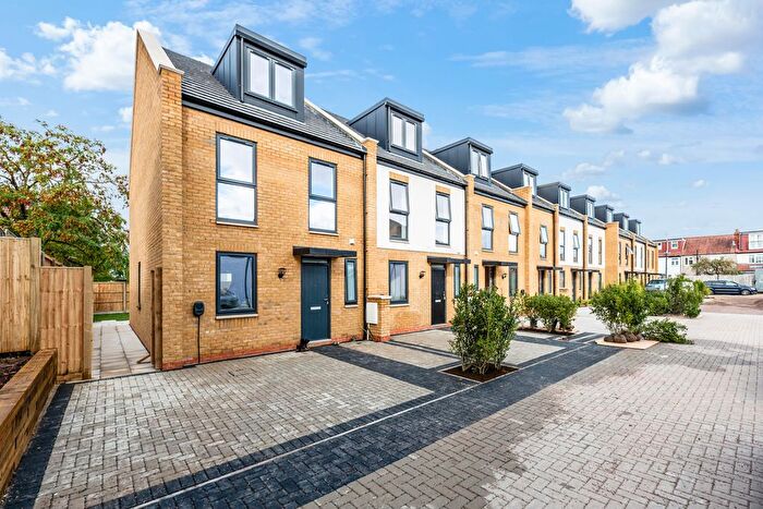 4 Bedroom Terraced House For Sale In Rowan Road, Streatham, SW16